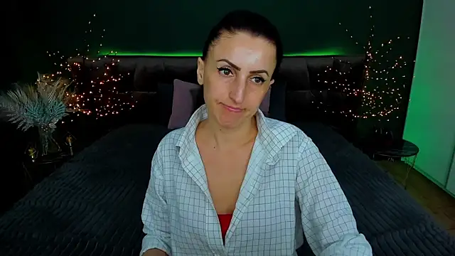 Snapshot of Rebecca_Diamond chatting on March 2025 12:22:01 PM Rebecca Diamond online show from March 2025 12:22:01 PM