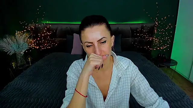 Snapshot of Rebecca_Diamond chatting on March 2025 03:29:01 PM Rebecca Diamond online show from March 2025 03:29:01 PM