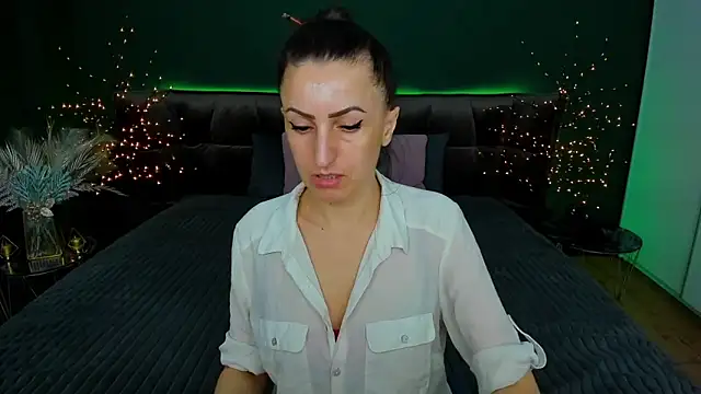 Snapshot of Rebecca_Diamond chatting on March 2025 06:50:02 AM Rebecca Diamond online show from March 2025 06:50:02 AM