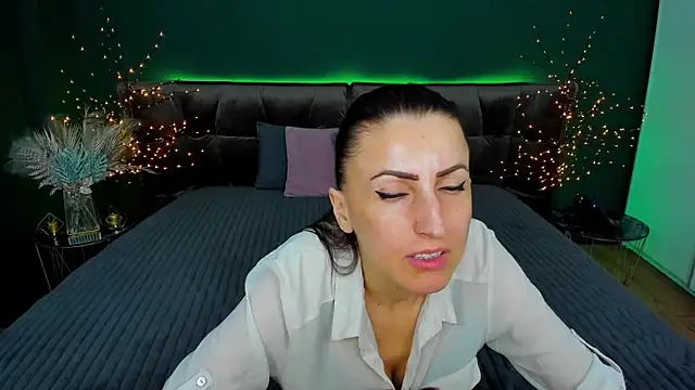 Snapshot of Rebecca_Diamond chatting on March 2025 09:24:02 AM Rebecca Diamond online show from March 2025 09:24:02 AM