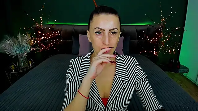 Snapshot of Rebecca_Diamond chatting on March 2025 06:20:02 AM Rebecca Diamond online show from March 2025 06:20:02 AM