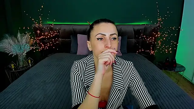 Snapshot of Rebecca_Diamond chatting on March 2025 09:27:01 AM Rebecca Diamond online show from March 2025 09:27:01 AM