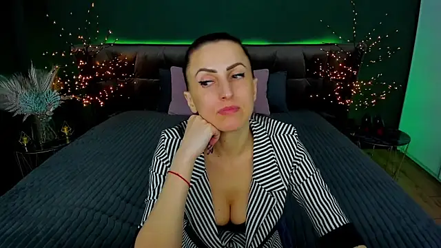 Snapshot of Rebecca_Diamond chatting on March 2025 03:53:02 PM Rebecca Diamond online show from March 2025 03:53:02 PM