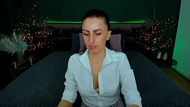 Snapshot of Rebecca_Diamond chatting on March 2025 12:23:02 PM Rebecca Diamond online show from March 2025 12:23:02 PM