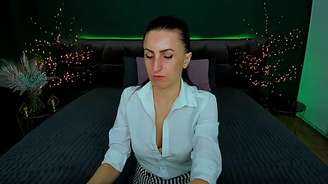 Snapshot of Rebecca_Diamond chatting on March 2025 03:29:02 PM Rebecca Diamond online show from March 2025 03:29:02 PM