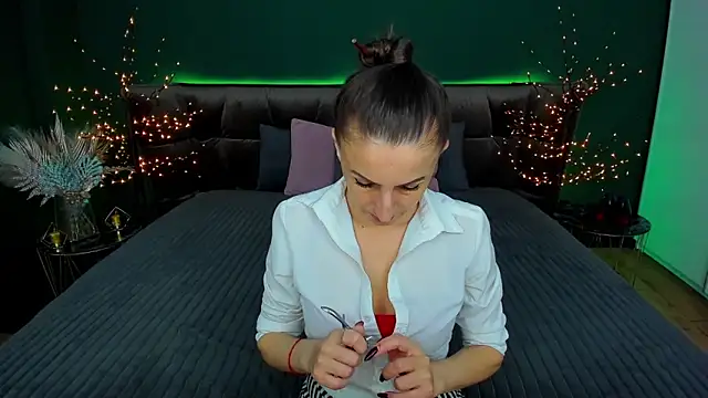 Snapshot of Rebecca_Diamond chatting on March 2025 09:15:02 AM Rebecca Diamond online show from March 2025 09:15:02 AM