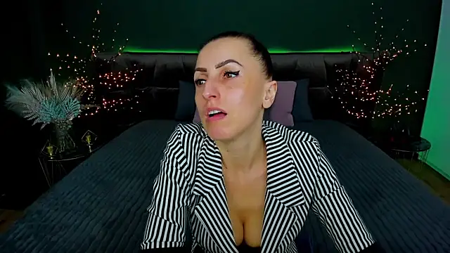 Snapshot of Rebecca_Diamond chatting on March 2025 09:34:02 AM Rebecca Diamond online show from March 2025 09:34:02 AM