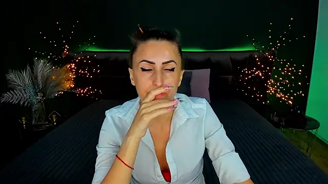 Snapshot of Rebecca_Diamond chatting on September 2025 05:51:01 AM Rebecca Diamond online show from September 2025 05:51:01 AM