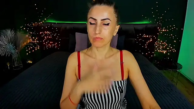 Snapshot of Rebecca_Diamond chatting on September 2025 05:31:02 AM Rebecca Diamond online show from September 2025 05:31:02 AM