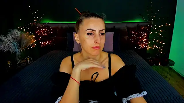 Snapshot of Rebecca_Diamond chatting on September 2025 05:43:02 AM Rebecca Diamond online show from September 2025 05:43:02 AM