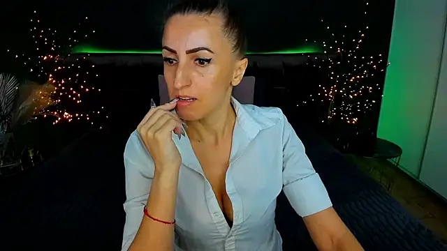 Snapshot of Rebecca_Diamond chatting on September 2025 05:34:02 AM Rebecca Diamond online show from September 2025 05:34:02 AM