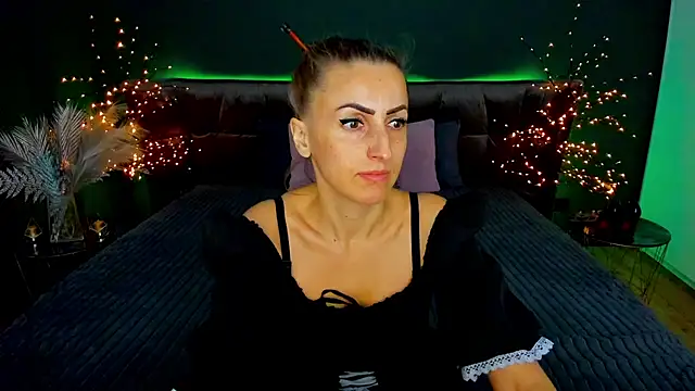 Snapshot of Rebecca_Diamond chatting on October 2025 05:14:01 AM Rebecca Diamond online show from October 2025 05:14:01 AM