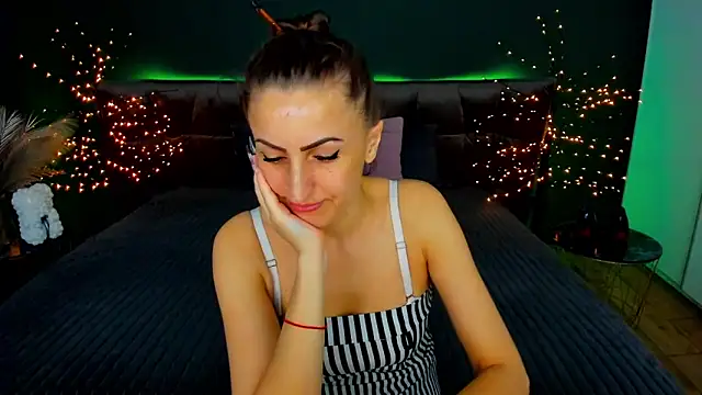 Snapshot of Rebecca_Diamond chatting on November 2025 06:40:02 AM Rebecca Diamond online show from November 2025 06:40:02 AM