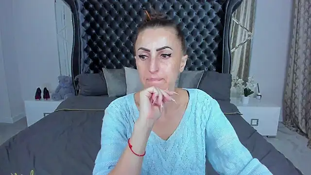 Snapshot of Rebecca_Diamond chatting on December 2025 06:21:01 AM Rebecca Diamond online show from December 2025 06:21:01 AM