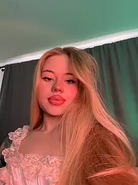 curchez  online show from February 2025 08:35:02 PM