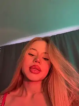 curchez  online show from February 2025 08:31:02 PM