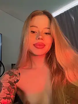 curchez  online show from February 2025 08:15:02 PM