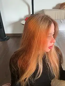 curchez  online show from February 2026 06:45:01 PM