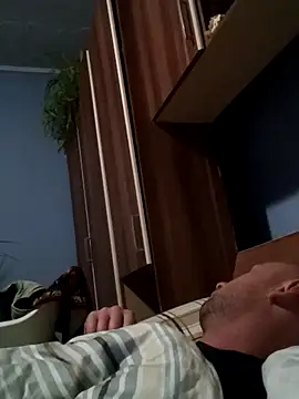 Snapshot of Rolandxxxr chatting on January 2025 05:20:01 PM Rolandxxxr online show from January 2025 05:20:01 PM