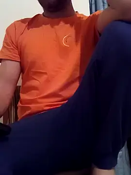 Snapshot of Rolandxxxr chatting on January 2025 10:25:02 PM Rolandxxxr online show from January 2025 10:25:02 PM