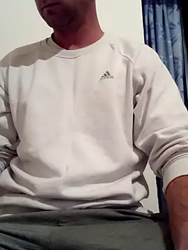 Snapshot of Rolandxxxr chatting on January 2025 04:32:02 PM Rolandxxxr online show from January 2025 04:32:02 PM