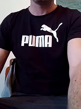 Snapshot of Rolandxxxr chatting on February 2025 08:32:02 AM Rolandxxxr online show from February 2025 08:32:02 AM