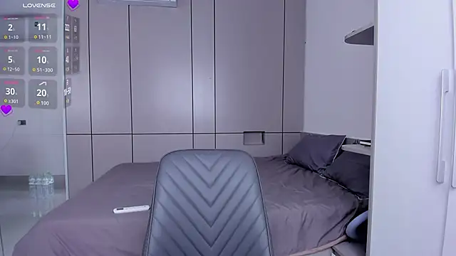 Snapshot of Lolly_Jane chatting on April 2026 02:31:01 AM Lolly Jane online show from April 2026 02:31:01 AM