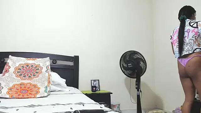 mara2020 69 online show from March 2025 02:00:01 PM