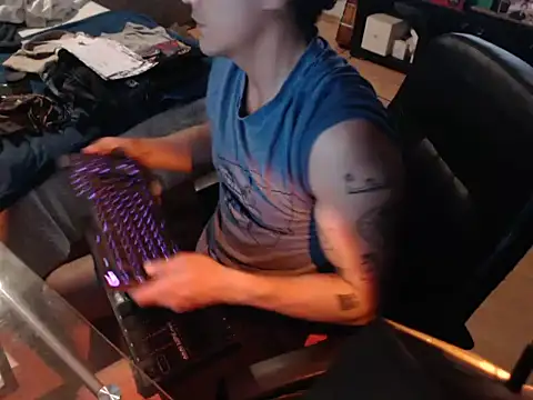 Snapshot of GruesoMexico chatting on March 2026 05:42:01 AM GruesoMexico online show from March 2026 05:42:01 AM