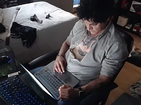 Snapshot of GruesoMexico chatting on March 2026 12:01:02 AM GruesoMexico online show from March 2026 12:01:02 AM