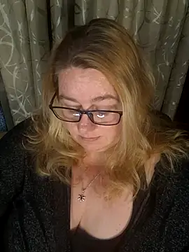 Iceprincess2bad4u online show from March 2026 06:25:01 PM