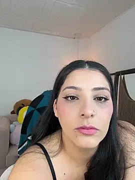 Snapshot of YummyAnna_ chatting on November 2025 05:35:02 PM YummyAnna online show from November 2025 05:35:02 PM