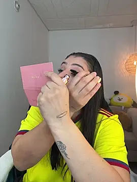 Snapshot of YummyAnna_ chatting on January 2026 07:38:02 PM YummyAnna online show from January 2026 07:38:02 PM