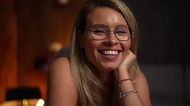 BrandyWhite online show from January 2025 07:17:01 AM