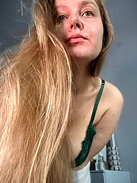 Snapshot of AlinaCum chatting on September 2025 07:21:02 AM AlinaCum online show from September 2025 07:21:02 AM