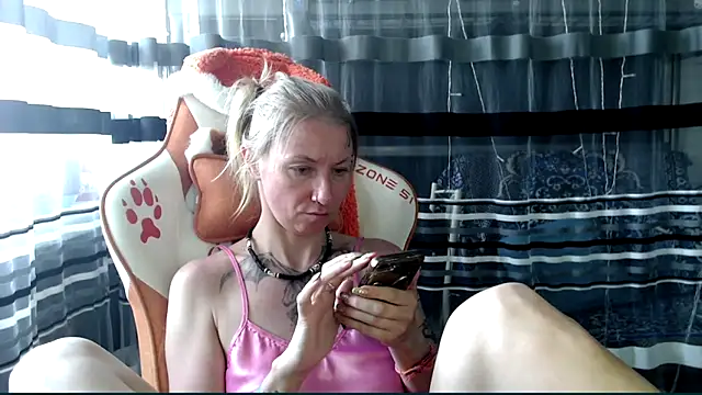 cold lollipop online show from April 2026 07:11:01 AM