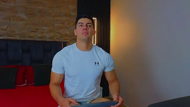 FelipeAndMarcello3 online show from March 2025 07:01:02 PM