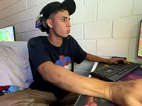 Max TheHorseDick online show from January 2026 04:40:02 AM