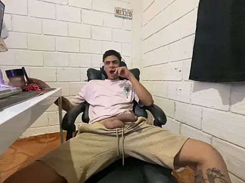 Max TheHorseDick online show from May 2026 12:19:01 AM