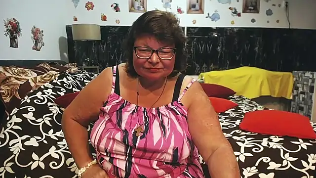 Snapshot of SweetMommaX chatting on March 2026 06:41:02 PM SweetMommaX online show from March 2026 06:41:02 PM