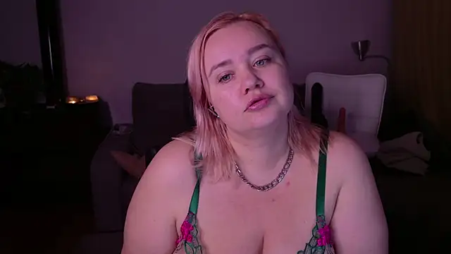 Snapshot of MargotGrey chatting on January 2025 06:31:01 PM MargotGrey online show from January 2025 06:31:01 PM