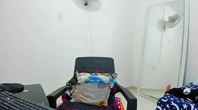 HUGEBOOBS MILF online show from December 2024 05:02:01 AM