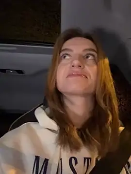 Snapshot of -AngelAri- chatting on February 2025 09:10:01 PM -AngelAri- online show from February 2025 09:10:01 PM