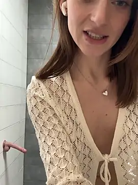 Snapshot of -AngelAri- chatting on February 2025 12:19:02 AM -AngelAri- online show from February 2025 12:19:02 AM