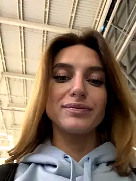 Snapshot of -AngelAri- chatting on October 2025 09:04:02 PM -AngelAri- online show from October 2025 09:04:02 PM