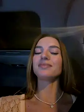 Snapshot of -AngelAri- chatting on November 2025 06:17:01 PM -AngelAri- online show from November 2025 06:17:01 PM