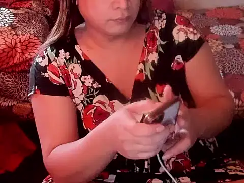 Snapshot of BEMYPROPERTYx chatting on December 2025 08:54:02 AM BEMYPROPERTYx online show from December 2025 08:54:02 AM