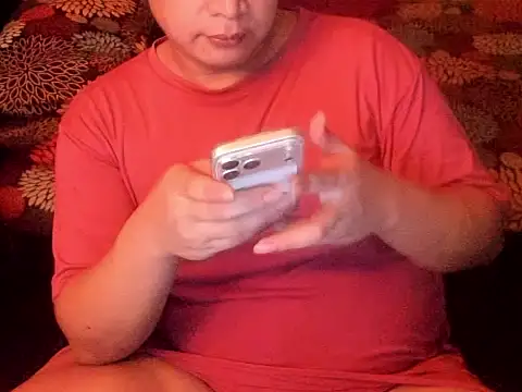 Snapshot of BEMYPROPERTYx chatting on December 2025 12:46:02 PM BEMYPROPERTYx online show from December 2025 12:46:02 PM