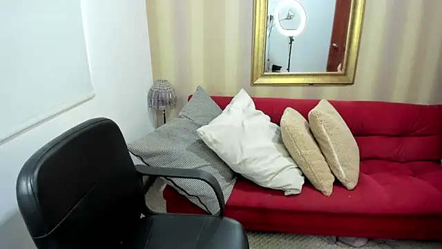 NicolettColin online show from November 2025 05:13:02 PM