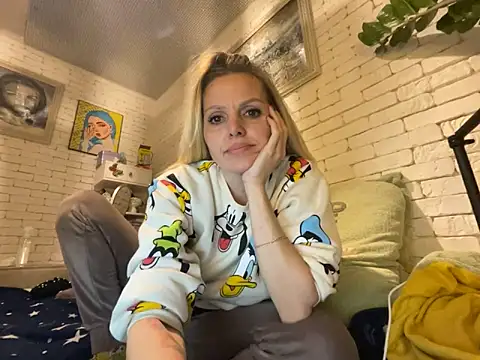 Angel girllovemy online show from February 2025 06:02:02 PM